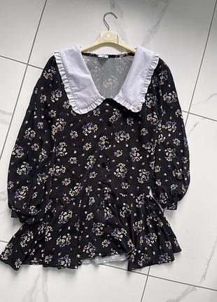 Сукня з комірцем