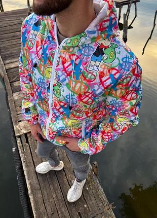 Мужская легкая ветровка с ярким принтом