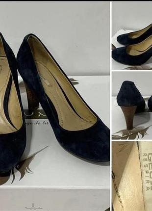 Фирменные женские замшевые туфли 37р. 23см, каблук 8 см.л281