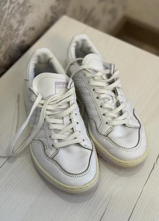 Кросівки жіночі адідас