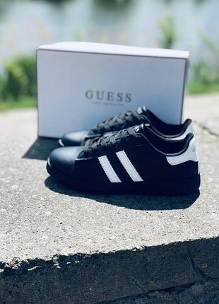 Кросівки guess жіночі/стильні/ дуже зручні