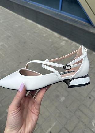 Босоніжки жіночі на каблуку