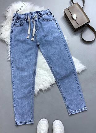 Нові блакитні жіночі джинси мом стегна 106-110 см