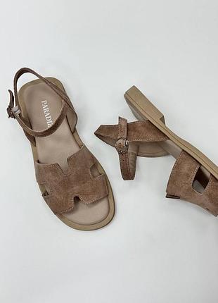 Бежеві замшеві босоніжки