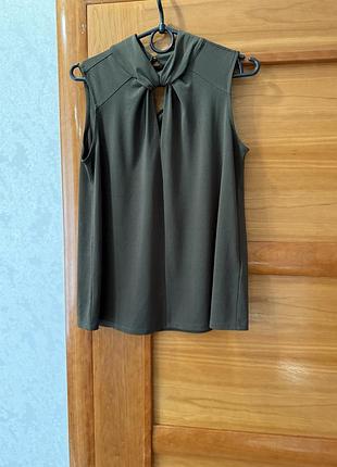 Блуза колір хакі гарний стан