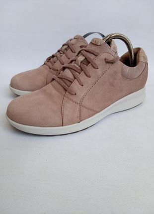 Шкіряні кросівки clarks