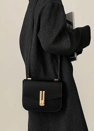 Сумка під бренд crossbody чорна 22х17х6 шкірозамінник