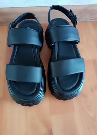 Босоножки женские