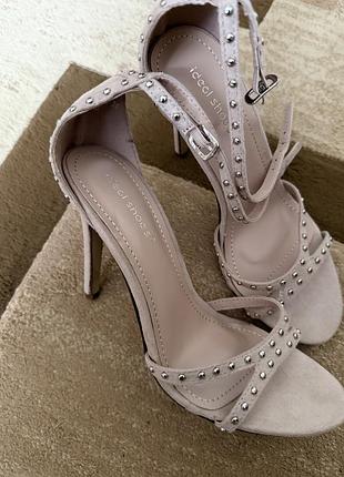 Босоніжки замшеві