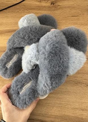 Нові тапкі primark