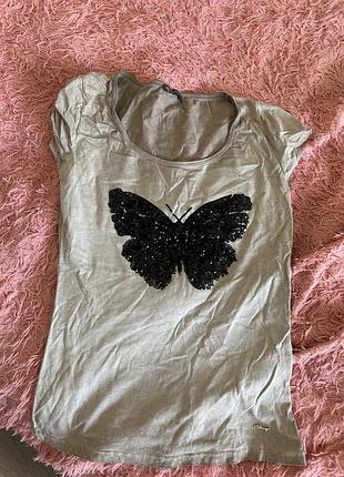 Футболка бежева з метеликом