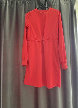 Червона легенька сукня