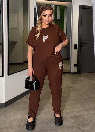 Женский брючный костюм из жатки