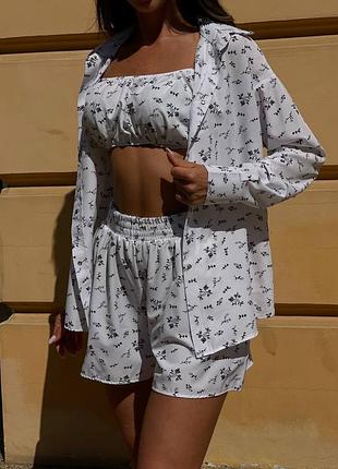 Костюм 3-ка топ шорты и рубашка в цветочек белый летний легкий повседневный