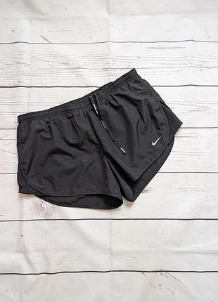 Спортивні шорти від nike