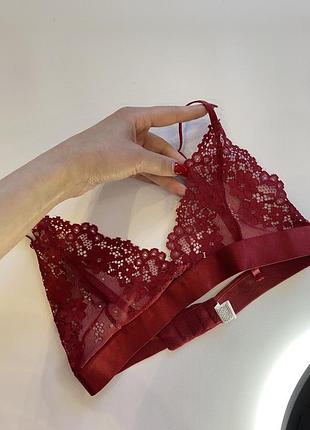 Красивий бра, бюст