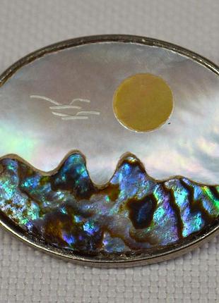 Винтажная брошь из перламутра, образ солнца и моря.