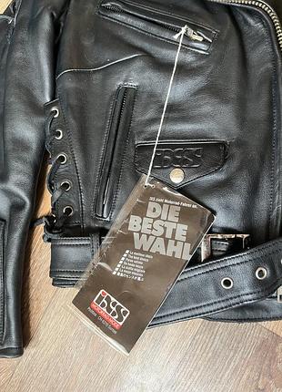 Жіноча шкіряна мото куртка