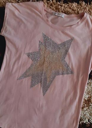 Футболка з камінчиками.