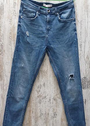 Джинсы рваные zara
