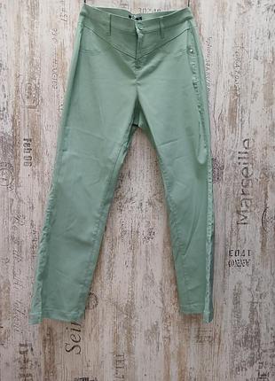 Брюки цвета мяты