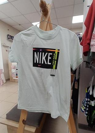 Футболка nike для девочки 
в размере l.