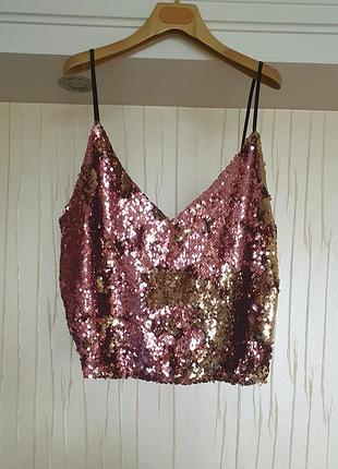 Топ с пайетками на тонких бретельках