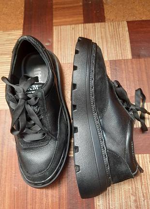 Кросівки жіночі шкіра