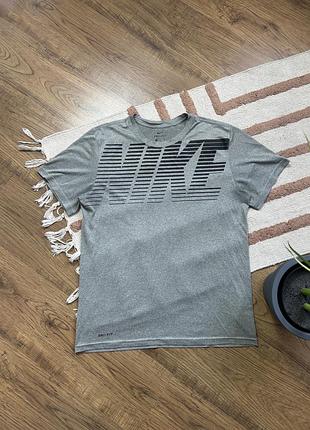 Футболка от nike