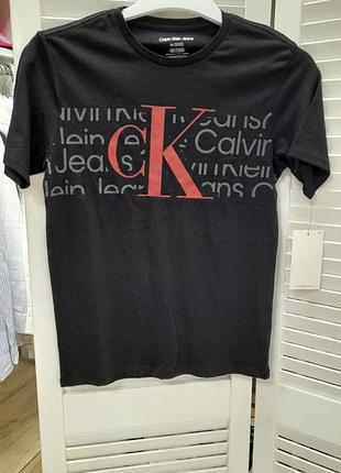 Футболка calvin klein. оригинал 
10/12 лет