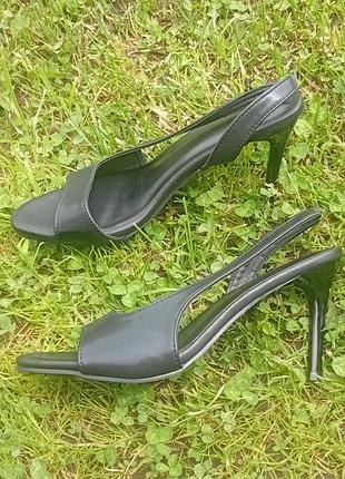 Босоніжки бренду fashion