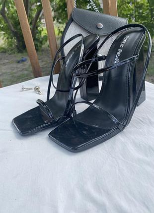 Босоножки public desire