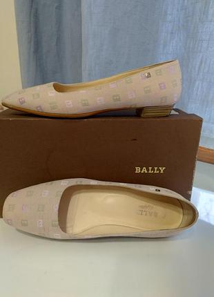 Туфли лодочки женские bally р. 38 текстиль снаружи, кожа внутри, каучук подошва
