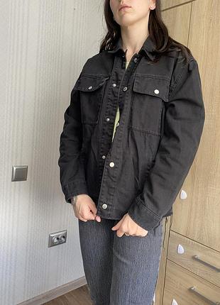 Джинсова куртка bershka