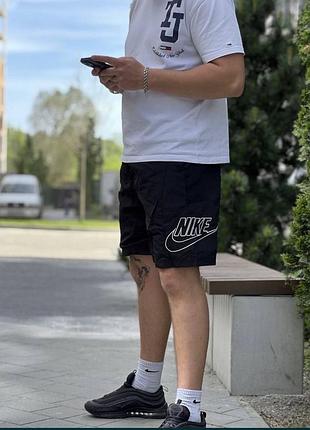 Нейлонові шорти nike