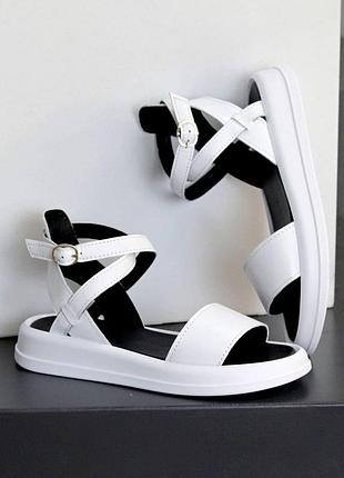 Босоніжки жіночі шкіряні білі