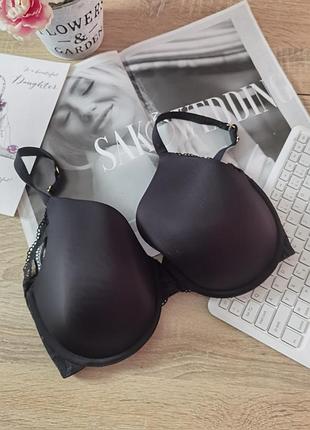 Брендовый бюстгальтер на тонком поролоне размера 70f
