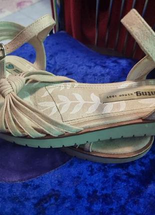 Босоніжки літні 37р