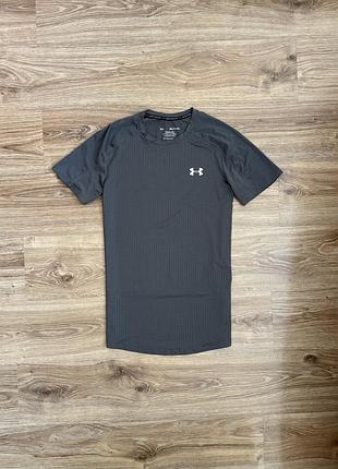 Футболка under armour training
