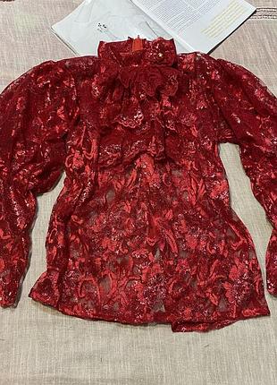Чудова червона мереживна блузка із замком ззаду