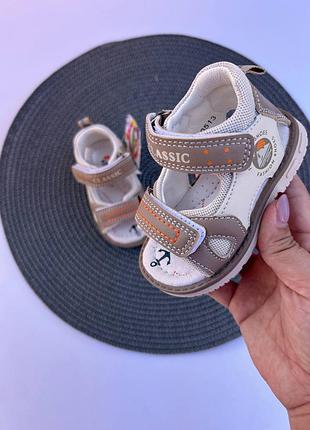 Босоніжки дитячі 4