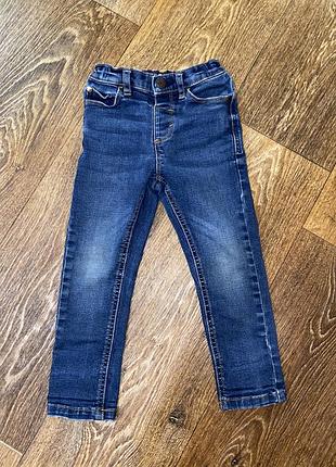 Джинси next