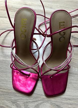 Шикарні босоніжки