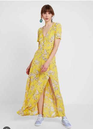 Платье макси с красивым принтом, очень красивое состояние нового размера xs-s