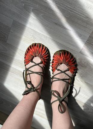 Шкіряні сандалі на зав'язках ручна робота греція етно бохо стиль дизайнерські незвичні босоніжки
