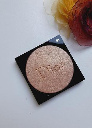 Dior forever luminizer - хайлайтер №01