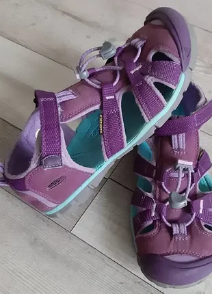 Сандалі keen