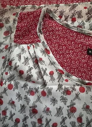 Очень красивая и стильная брендовая блузка!