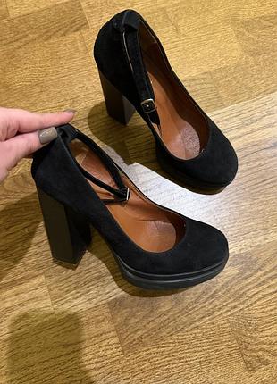 Туфлі з натуральної замші