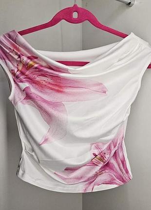 Топик с открытыми плечами